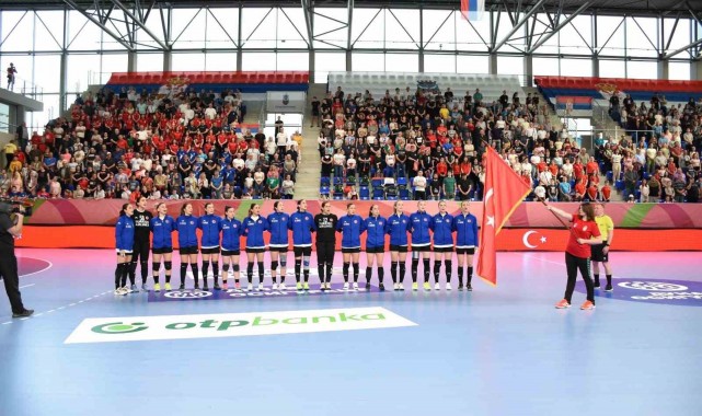 A Milli Kadın Hentbol Takımı, ilk kez Avrupa Şampiyonası'nda