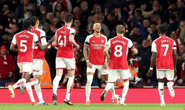 Arsenal, derbiyi 5 golle kazandı