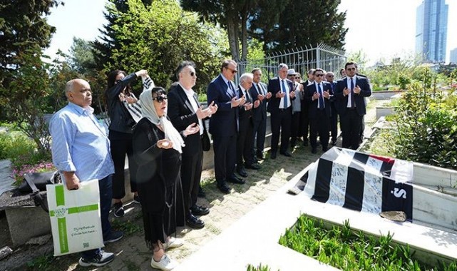 'Baba' lakaplı eski başkan Hakkı Yeten kabri başında anıldı