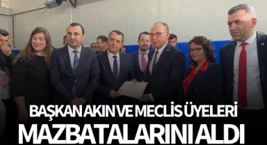 Başkan Çetin Akın ve meclis üyeleri mazbatalarını aldı