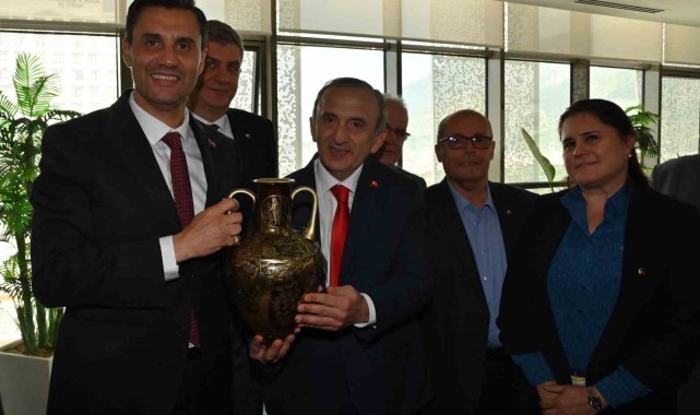 Başkan Zeyrek, Manisa TSO Başkanı Yılmaz'ı ağırladı