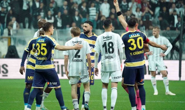 Beşiktaş'ta Svensson, Fenerbahçe derbisinde yok!