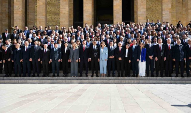 CHP'li 26 başkan Anıtkabir'i ziyaret etti