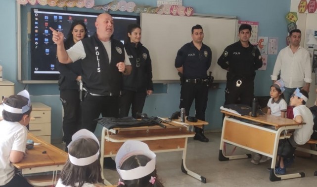 Çocuklara polislik mesleğini sevdirdiler