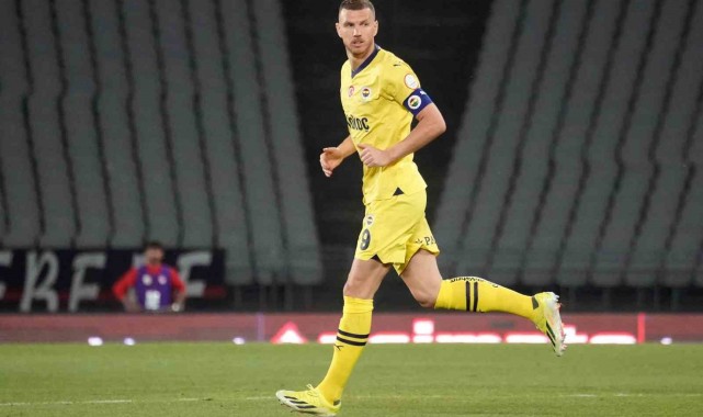 Edin Dzeko, Fenerbahçe'de 20 golü geçen 5. yabancı futbolcu oldu