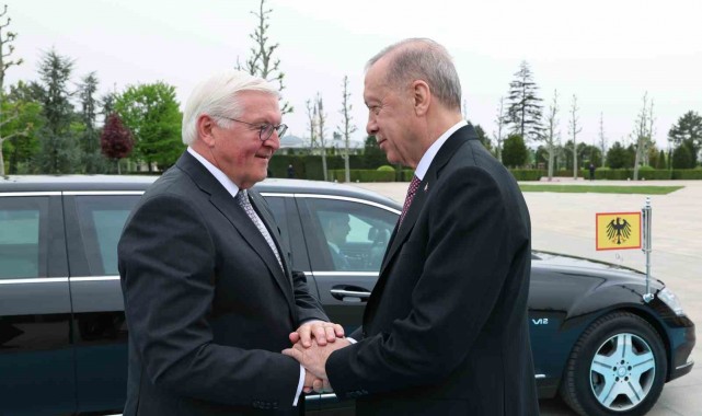 Erdoğan, Almanya Cumhurbaşkanı Steinmeier'i resmi törenle karşıladı