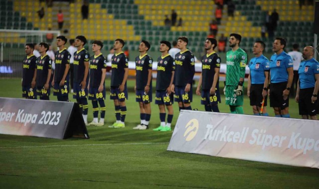 Fenerbahçe: "Dün olduğu gibi bugün ve yarınlarda da dik durmaya devam edeceğiz"