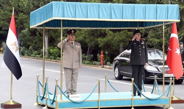 Genelkurmay Başkanı Gürak, Mısırlı mevkidaşı Askar ile bir araya geldi