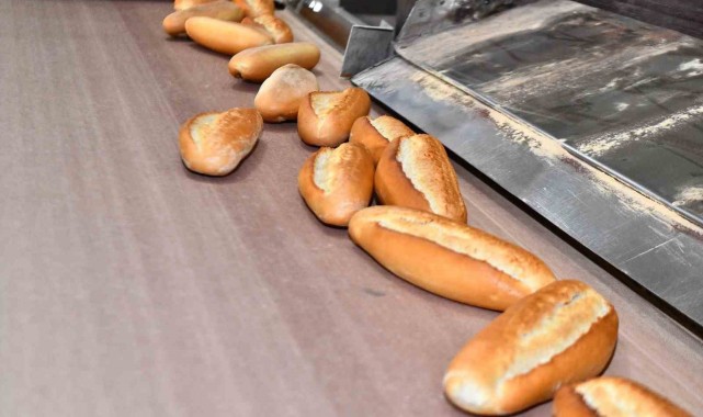 İzmir'de halk ekmek 7 TL'den 5 TL'ye düştü