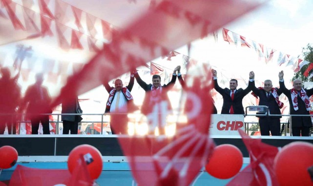 İzmirliler 20 yıldır büyükşehirde AK Parti'yi seçmiyor