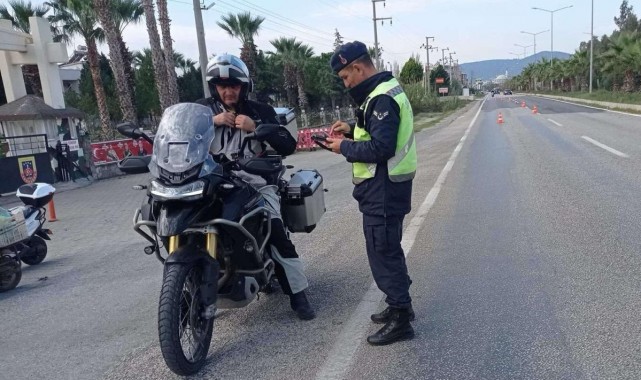 Jandarmadan sıkı bayram trafiği denetimi