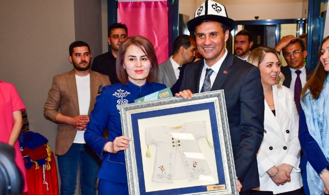 Konuk Delegasyon Büyükşehir Belediyesi'nde Ağırlandı