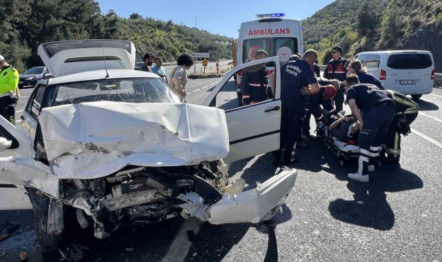 Manisa'da feci kaza: 3 yaralı