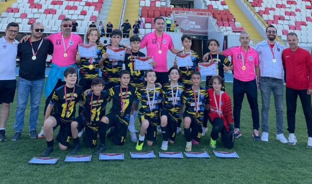 Okul sporları küçük erkekler futbol şampiyonasının çeyrek finalleri düzenlendi