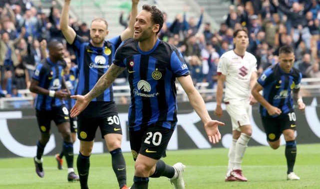 Şampiyon Inter, Torino'yu Hakan Çalhanoğlu'nun golleriyle mağlup etti