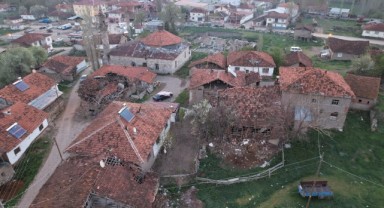 Tokat'ta korkutucu depremin izleri gün ağarınca ortaya çıktı