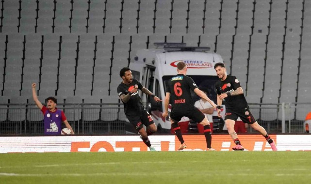 Trendyol Süper Lig: Fatih Karagümrük: 1 - Fenerbahçe: 0