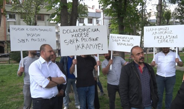 Aşkım Kapışmak'ın da gözaltına alındığı 'Smart Trade Coin' olayının mağdurlarından basın açıklaması