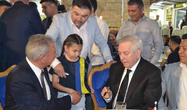 Aziz Yıldırım, Manisa'da düğüne katıldı