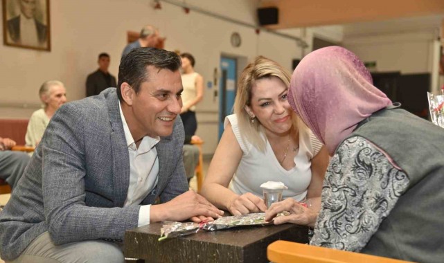 Başkan Zeyrek'ten huzurevindeki annelere ziyaret