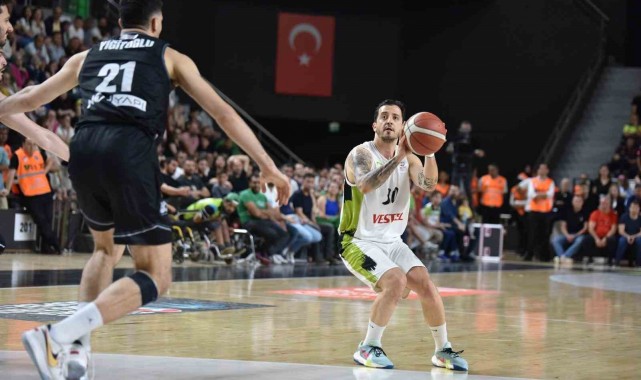 Basketbolda Beşiktaş yarı finalde