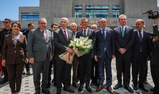 CHP lideri Özel: "Cumhurbaşkanı ile yaptığım görüşmeyle ilgili kendisine bilgi verdim, detayların önemli bir kısmını paylaştım"