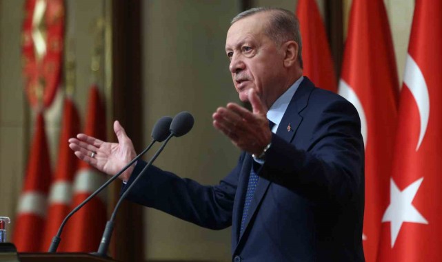 Cumhurbaşkanı Erdoğan: "Batılı yöneticilerin ikiyüzlü politikalarını ibretle takip ediyoruz"