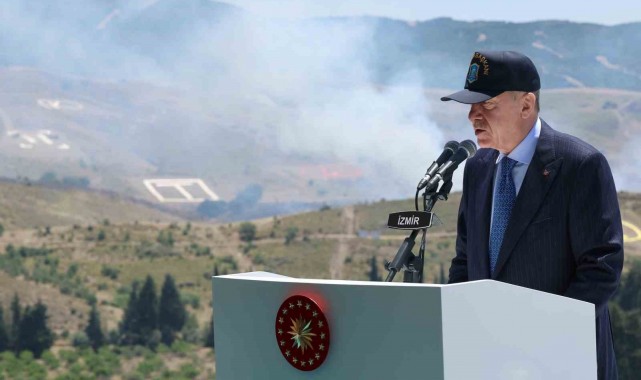 Cumhurbaşkanı Erdoğan: Türkiye bölücü örgütün 'teröristan' kurmasına izin vermeyecek"