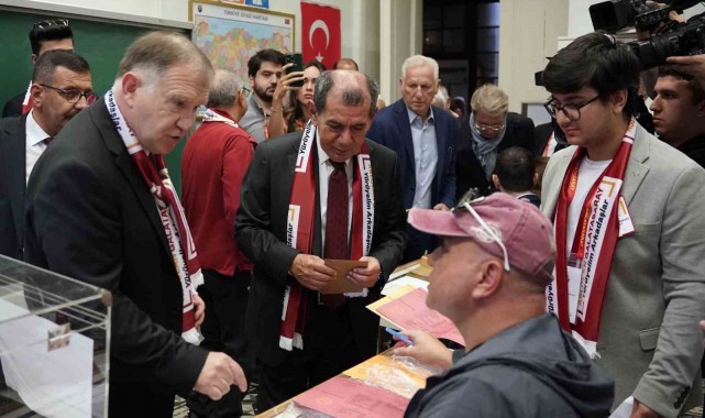 Dursun Özbek oyunu kullandı