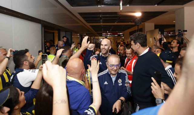 Fenerbahçe, Berlin'de coşkuyla karşılandı
