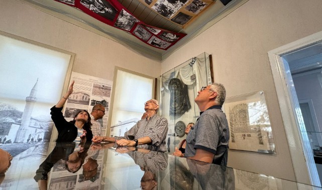 Fotoğraf Sanatçısı Yusuf Tuvi'ye Turgutlu'da anlamlı kutlama
