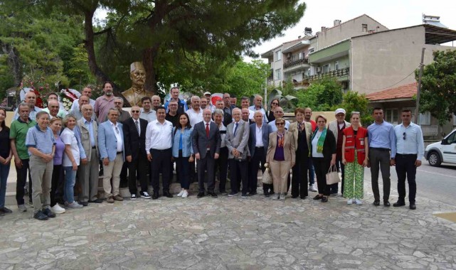 Hiciv ustası Şair Eşref memleketi Manisa'da anıldı