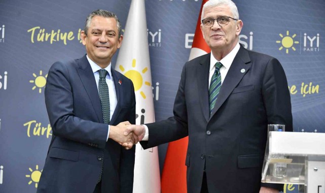 İYİ Parti lideri Dervişoğlu, CHP Genel Başkanı Özel'le görüştü