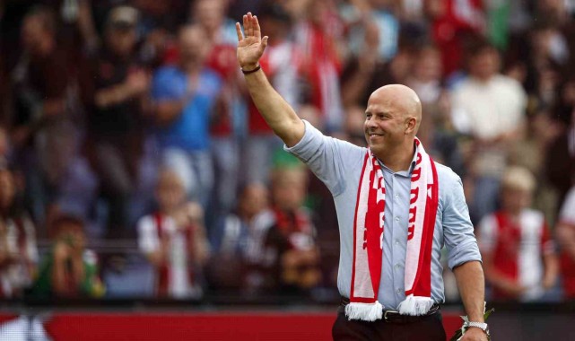 Liverpool'un yeni teknik direktörü Arne Slot oldu