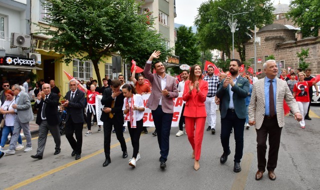 Manisa'da 19 Mayıs Korteji