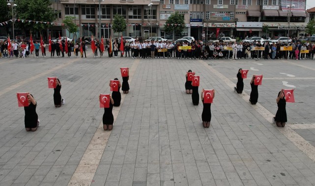 Manisa ilçelerinde 19 Mayıs kutlamaları