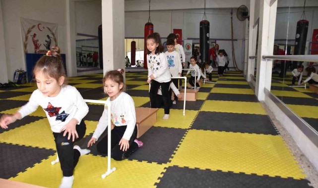 Manisa'da çocuklara cimnastik kursu