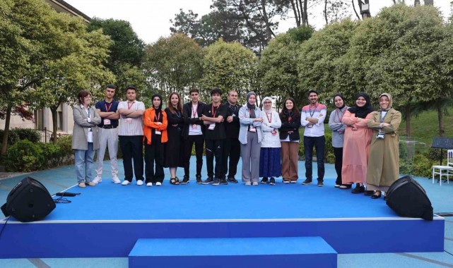 Manisa'da o lise bilgi yarışmasında Türkiye şampiyonu oldu