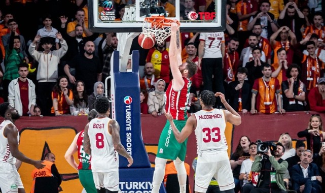 P. Karşıyaka, seriyi İzmir'e taşıdı