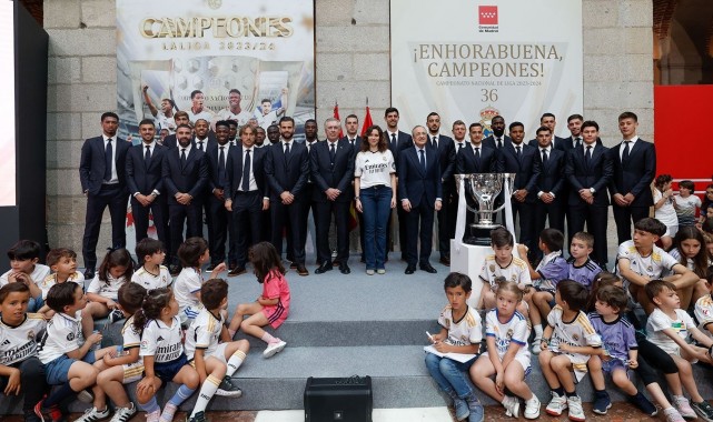 Real Madrid, şampiyonluk turu attı