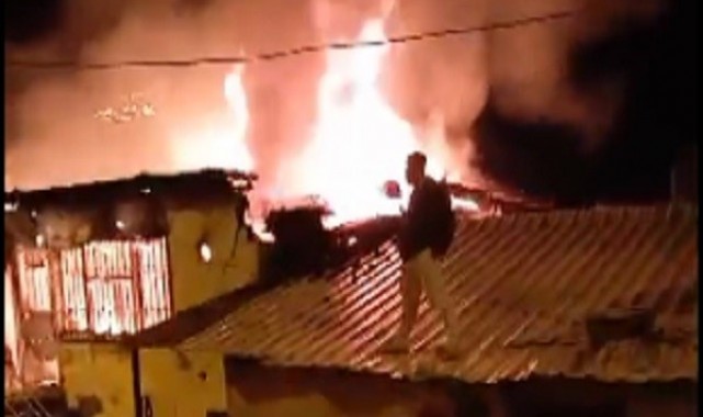 Şarj aletinden çıkan yangın evi küle çevirdi