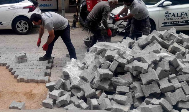 Şehzadeler Belediyesi yol düzenleme çalışmalarını hızlandırıyor