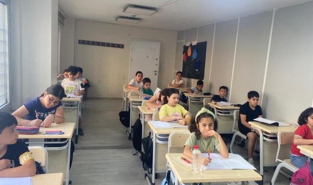 Şehzadeler Belediyesi'nden ortaokul öğrencilerine yaz kursları müjdesi