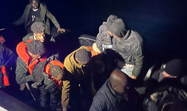 Yunanistan'ın geri ittiği 39 düzensiz göçmen kurtarıldı