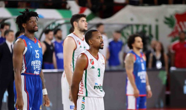 A.Efes, ilk finalist oldu