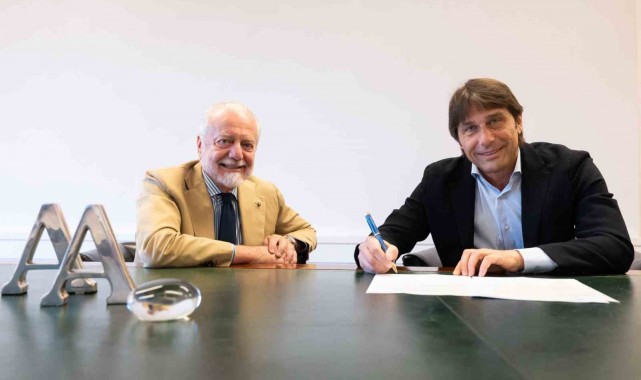 Antonio Conte, Napoli'nin yeni teknik direktörü oldu