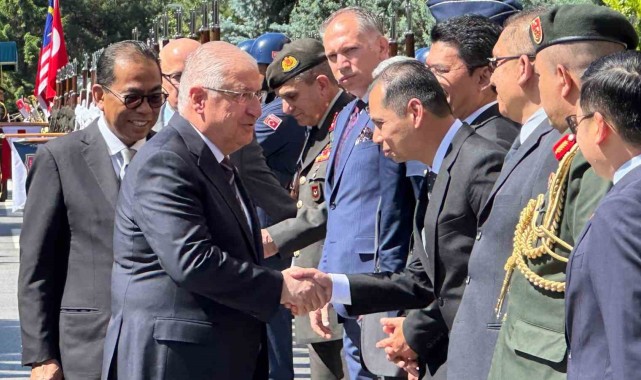 Bakan Güler, Malezya Savunma Bakanı Nordin ile görüştü