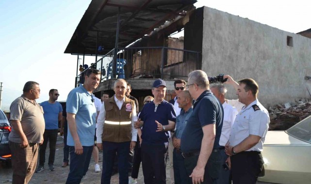 Bakan Yumaklı'dan Manisa'ya 'geçmiş olsun' telefonu