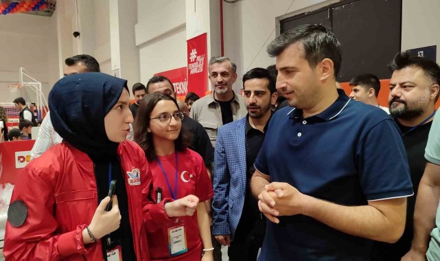 Bayraktar: "Biz inanıyoruz ki bu atölyeler sayesinde dünyaya damgasını vuracak teknolojist kardeşlerimiz yetişecek"