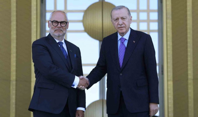 Cumhurbaşkanı Erdoğan, Estonya Cumhurbaşkanı Alar Karis'i resmi törenle karşıladı
